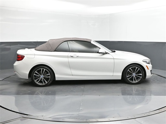 2020 BMW 2 Series 230i photo 4