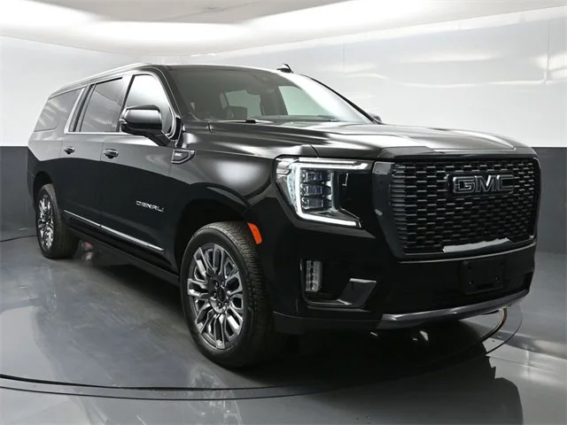 2023 GMC Yukon XL Denali Ultimate photo 3