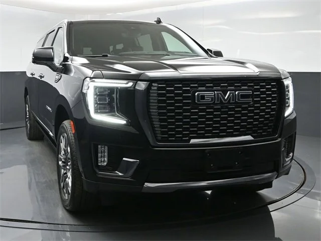 2023 GMC Yukon XL Denali Ultimate photo 4