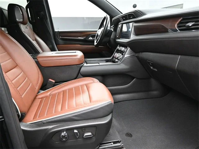 2023 GMC Yukon XL Denali Ultimate photo 8